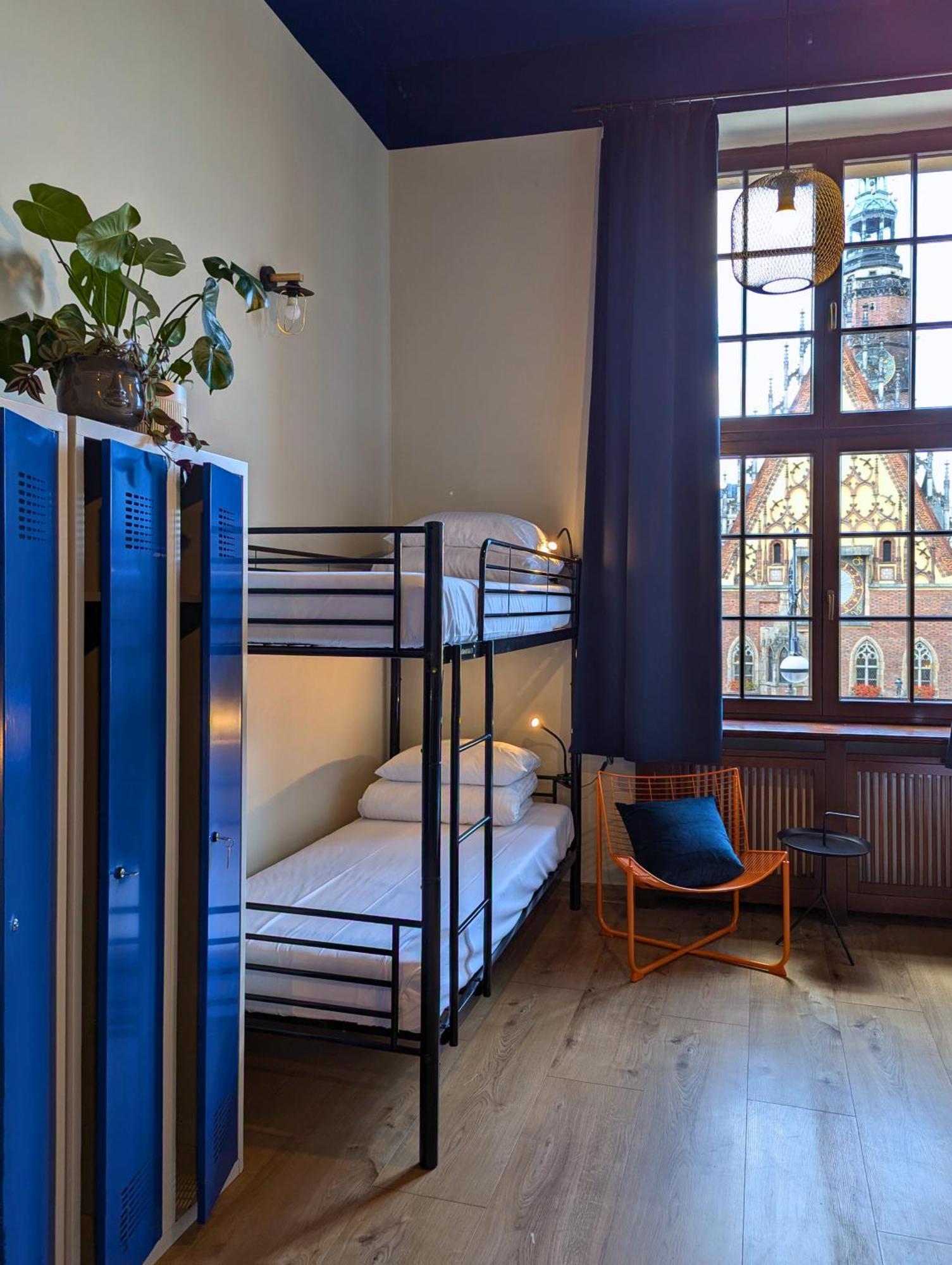 Quantum Hostel *